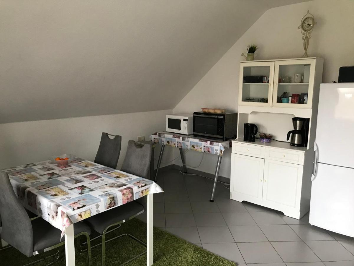 Zum Hoambarg, Kitchen, Balcony, Bathroom Uelsen Kültér fotó